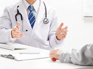 врач с пациентом